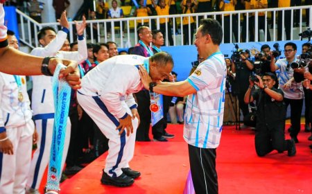 Kapolri Resmi Tutup Kejuaraan Bulu Tangkis Kapolri Cup 2026, Tegaskan Komitmen Polri Dukung Prestasi Atlet Nasional  J